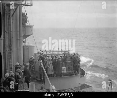 GUNNERY SCENES ON BOARD THE BATTLESHIP HMS RODNEY. OCTOBER 1940, AT SEA. - The port pom-pom in action during practice. , Stock Photo