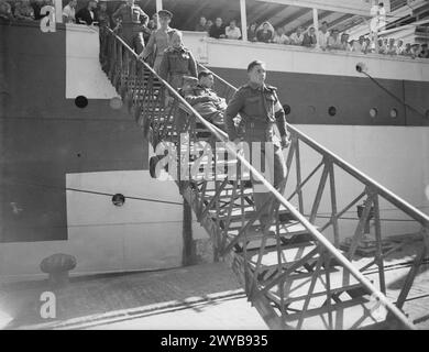 Italian prisoners of war exchanged for British POWs board the hospital ...