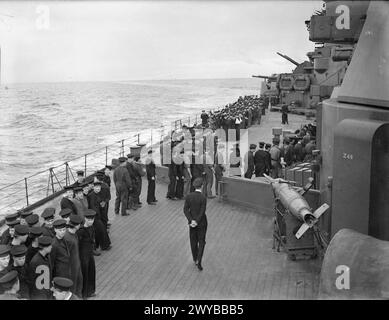 SCENES ON BOARD A BATTLESHIP AT SEA. 1940 OR 1941, ON BOARD HMS NELSON. - Pay day in a battleship. , Stock Photo