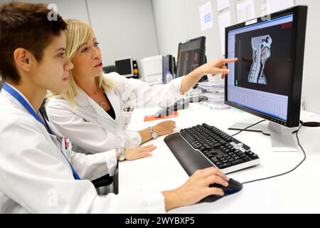 Treatment ORL with IMRT Intensity Modulated Radiation Therapy, Medical physics, radiation treatment application, imaging, Onkologikoa Hospital, Oncology Institute, Case Center for prevention, diagnosis and treatment of cancer, Donostia, San Sebastian, Gipuzkoa, Basque Country, Spain. Stock Photo