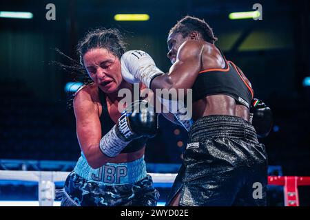 Bologna, Italy. 05th Apr, 2024. Bologna, Italy. April 5, 2024. Pamela Noutcho Sawa (Italy) vs Jordan Barker Porter (United Kingdom) for European Silver Light title on April 05, 2024 in Bologna, Italy. Credit: Massimiliano Donati/Alamy Live News Stock Photo