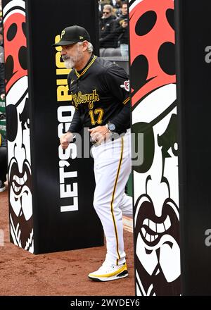 Pittsburgh, United States. 05th Apr, 2024. Pittsburgh Pirates manager Derek Shelton (17) takes the field before the Home Opener with the Baltimore Orioles at PNC Park on Friday, April 5, 2024 in Pittsburgh. Photo by Archie Carpenter/UPI Credit: UPI/Alamy Live News Stock Photo