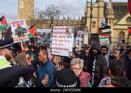 London, UK. 5th April 2024. Pro-Palestine protesters. Pro-Palestine protesters and pro-Israel counter-protesters confronted each other in Parliament Square, as pro-Palestine protesters staged their annual Al Quds Day march in solidarity with Palestine. Credit: Vuk Valcic/Alamy Live News Stock Photo