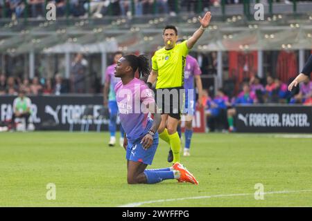 Rafael Leao in action during the Serie A football match between AC Milan and US Lecce at Giuseppe Meazza Stadium in San Siro in Milano, Italy, on April 06 2023 Stock Photo