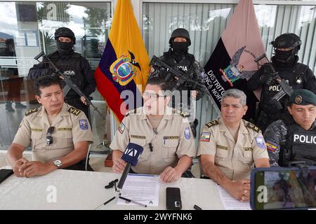 CUENCA-OPERATIVO-ALMACENAMIENTO EXPLOSIVOS Cuenca,Ecuador 6 de abril de 2024 La Direccion General de Inteligencia DGI y Policia Judicial tras labores de investigacion localizaron una vivienda donde se almacenaba explosivos, ademas se encontro una granada, balas de fusil, entre otros. Un venezolano que era parte de la agrupacion Los Lobos fue detenido. En la Policia Judicial del Azuay el CoronelWalter Villamarin en rueda de prensa dio detalle de lo que fue el operativo la noche de ayer. foto Boris Romoleroux/API. CLJ-CUENCA-OPERATIVO-ALMACENAMIENTOEXPLOSIVOS-a5f65f0adfaaa53250b6deeb59797817 *** Stock Photo