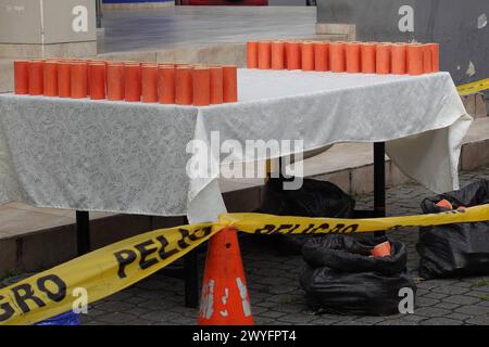 CUENCA-OPERATIVO-ALMACENAMIENTO EXPLOSIVOS Cuenca,Ecuador 6 de abril de 2024 La Direccion General de Inteligencia DGI y Policia Judicial tras labores de investigacion localizaron una vivienda donde se almacenaba explosivos, ademas se encontro una granada, balas de fusil, entre otros. Un venezolano que era parte de la agrupacion Los Lobos fue detenido. En la Policia Judicial del Azuay el CoronelWalter Villamarin en rueda de prensa dio detalle de lo que fue el operativo la noche de ayer. foto Boris Romoleroux/API. CLJ-CUENCA-OPERATIVO-ALMACENAMIENTOEXPLOSIVOS-b537444f3d5d95c69b75427dc04ce9ed *** Stock Photo