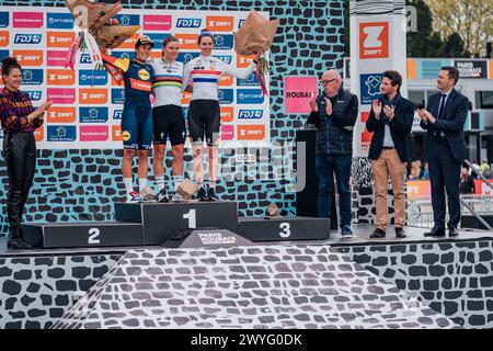 Roubaix, France. 07th Apr, 2024. Picture by Zac Williams/SWpix.com - 06/04/2024 - Cycling - 2024 Paris Roubaix Femmes - Credit: SWpix/Alamy Live News Stock Photo