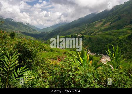 Scenic drive in the mountain highlands of Lao Cai province of northern Vietnam in South East Asia Stock Photo