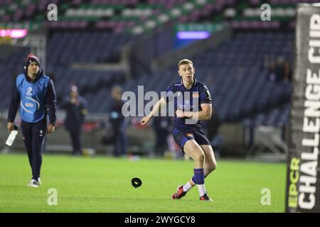 06 April 2024, Ben Healy, Edinburgh Rugby converts after a wonderful solo try from Matt Currie as Edinburgh Rugby beat Bayonne in the last 16 of the euroean Challenge Cup at Murrayfield Stadium, Edinburgh. Vredit: Thomas Gorman/Alamy Live News Stock Photo