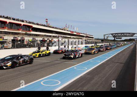 Le Castellet, France. 06th Apr, 2024. starting grid, grille de depart, during the 1st round of the 2024 GT4 European Series powered by Rafa Racing Club on the Circuit Paul Ricard, from April 5 to 7, 2024 in Le Castellet, France - Photo Marc de Mattia/DPPI Credit: DPPI Media/Alamy Live News Stock Photo