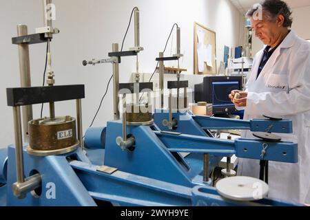 Testing of soil consolidation, Oedometer, Research on building ...
