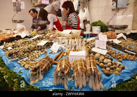Fish shop in central market, Valencia. Comunidad Valenciana, Spain. Stock Photo