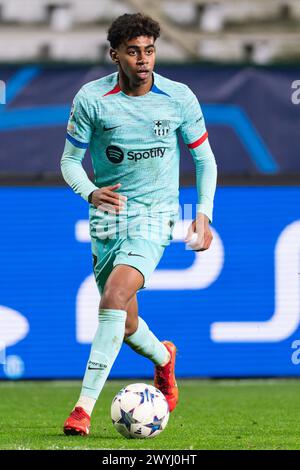 Antwerpen, Belgium. 13th Dec, 2023. ANTWERPEN, BELGIUM - DECEMBER 13: Lamine Yamal of FC Barcelona during the Group H - UEFA Champions League 2023/24 match between Royal Antwerp FC and FC Barcelona at Bosuilstadion on December 13, 2023 in Antwerpen, Belgium. (Photo by Joris Verwijst/BSR Agency) Credit: BSR Agency/Alamy Live News Stock Photo