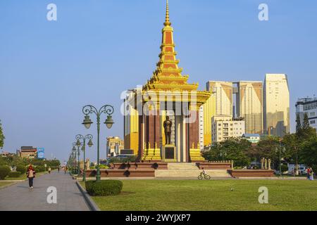 Cambodia, Phnom Penh, Preah Suramarit Boulevard, His Majesty King Norodom Sihanouk Memorial Stock Photo