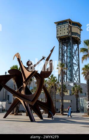 Spain, Catalonia, Barcelona, La Barceloneta, Homage to Swimming (Homenaje a la Natacion) (2004) sculpture by Alfredo Lanz Stock Photo