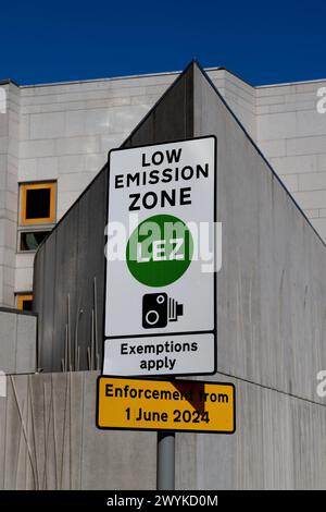 Edinburgh Scotland, UK 07 April 2024. General view of Low Emission Zone street markings ahead of the LEZ being introduced across the city. credit sst/alamy live news Stock Photo
