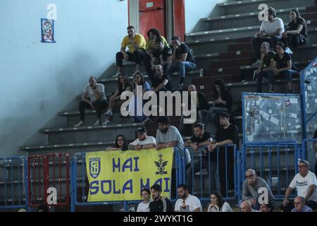 Cremona, Italy. 07th Apr, 2024. Givova Scafati Basket Fans during Vanoli Basket Cremona vs Givova Scafati, Italian Basketball Serie A match in Cremona, Italy, April 07 2024 Credit: Independent Photo Agency/Alamy Live News Stock Photo