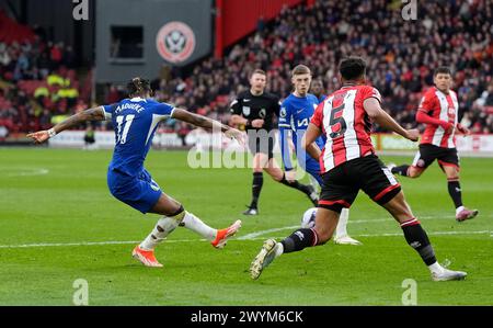 Noni Madueke of Chelsea scores to make it 1-2 during the Premier League ...