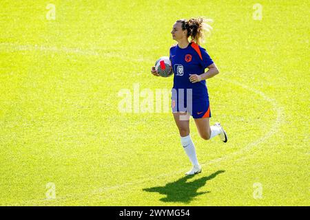 Zeist, Netherlands. 07th Apr, 2024. ZEIST, NETHERLANDS - APRIL 7: Renate Jansen of the Netherlands during a Training Session of the Netherlands Women's Football Team at the KNVB Campus on April 7, 2024 in Zeist, Netherlands. (Photo by Rene Nijhuis/Orange Pictures) Credit: Orange Pics BV/Alamy Live News Stock Photo