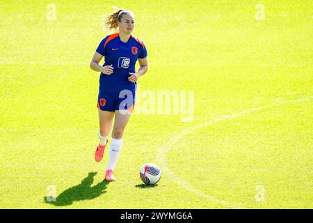 Zeist, Netherlands. 07th Apr, 2024. ZEIST, NETHERLANDS - APRIL 7: Gwyneth Hendriks of the Netherlands during a Training Session of the Netherlands Women's Football Team at the KNVB Campus on April 7, 2024 in Zeist, Netherlands. (Photo by Rene Nijhuis/Orange Pictures) Credit: Orange Pics BV/Alamy Live News Stock Photo