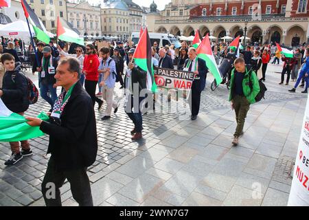 Grass root protest demonstration against Benjamin Netanyahu and IDF-led genocide of Palestinian civilians in Gaza held on Main Market Square and next Stock Photo