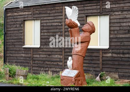 Homing Pigeon Sculpture - A Woodcarving By Steve Iredale, Outside The 