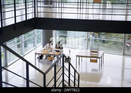 Students. Escuela Universitaria Politecnica, UPV (Universidad del Pais Vasco), Campus de Gipuzkoa. San Sebastián, Euskadi, Spain. Stock Photo