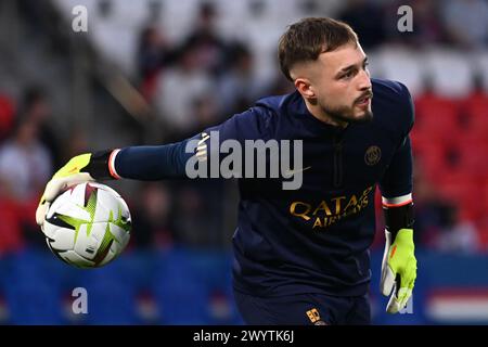 Paris, France. 06th Apr, 2024. Julien Mattia/Le Pictorium - PSG vs Clermont Foot 63 - 06/04/2024 - France/Ile-de-France (region)/Paris - Arnau Tenas during the 28th day of Ligue 1 Ubereats, between PSG and Clermont Foot 63 at the Parc des Princes, April 6, 2024 Credit: LE PICTORIUM/Alamy Live News Stock Photo