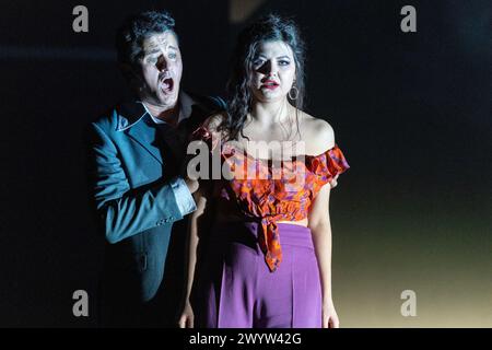 Piotr Beczala (Don Jose), Aigul Akhmetshina (Carmen) in CARMEN at the Royal Opera House, Covent Garden, London WC2  05/04/2024 music: Georges Bizet  libretto: Henri Meilhac & Ludovic Halevy  dramaturg: Elisa Zaninotto  conductor: Antonello Manacorda  set design: Paulo Fantin  costumes: Carla Teti  lighting: Alessandro Carletti  director: Damiano Michieletto Stock Photo