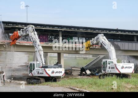 Roma, Italia. 08th Apr, 2024. demolizione dell'ex centro direzionale Alitalia nella zona di Muratella a Roma, Luned&#xec;, 08 Aprile 2024 (foto Mauro Scrobogna/LaPresse) the demolition of the former Alitalia business center in the Muratella area of Rome, Monday, April 08 2024 (foto by Mauro Scrobogna/LaPresse) Credit: LaPresse/Alamy Live News Stock Photo