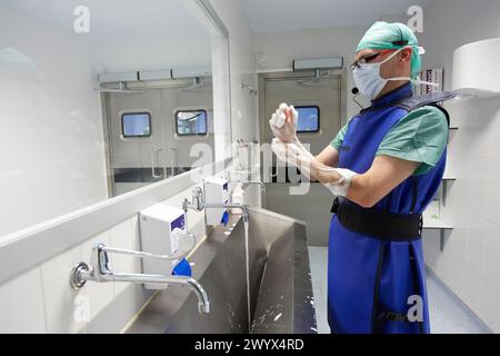 Surgical Scrub, Handwashing, Operating Room, Surgery, Hospital Donostia, San Sebastian, Gipuzkoa, Basque Country, Spain. Stock Photo