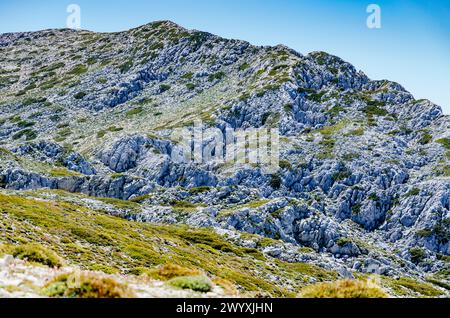 Limestone mountains in Sierra Mágina. The Sierra Mágina is a massif mostly in the province of Jaén, part of the Cordillera Subbética. Jaén, Andalucía, Stock Photo