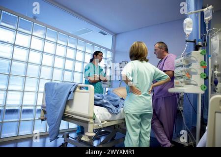 Emergency room. Hospital Universitario Gran Canaria Doctor Negrin, Las ...