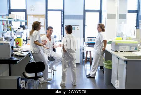 Laboratory, blood bank. Hospital Universitario Gran Canaria Doctor ...