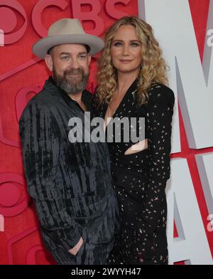 Sugarland - Jennifer Nettles and Kristian Bush attend the 2024 CMT Music Awards at Moody Center on April 07, 2024 in Austin, Texas. Photo: Amy Price/imageSPACE/MediaPunch Stock Photo