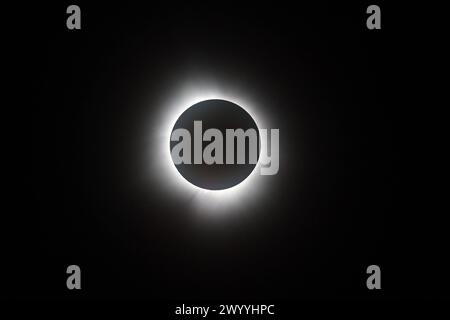 Wadsworth, United States. 08th Apr, 2024. The suns' corona and solar flares appear during totality of the solar eclipse as seen in Wadsworth, Ohio on Monday, April 8, 2024. Photo by Aaron Josefczyk/UPI Credit: UPI/Ģ����ý Live News Stock Photo