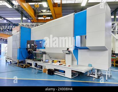 Machining Centre, CNC, Horizontal turning and Milling lathe. Design ...