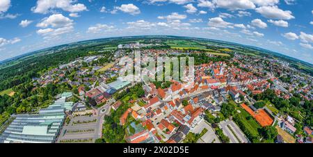 Die Stadt Rain am Lech im nordschwäbischen Kreis Donau-Ries im Luftbild Ausblick auf Rain am Lech nahe der Mündung des Lech in die Dona Rain am Lech B Stock Photo