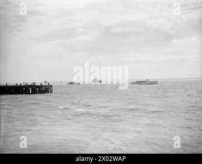 E-BOATS AND E-BOAT ADMIRAL SURRENDER. 13 MAY 1945, HMS BEEHIVE ...