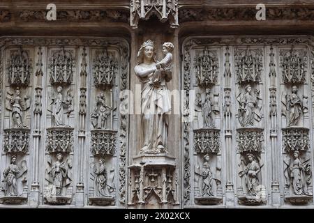 Cast of the main western doors of Aix en Provence Cathedral, Ruddock Family Cast Court, Victoria and Albert Museum, Kensington, London, England Stock Photo