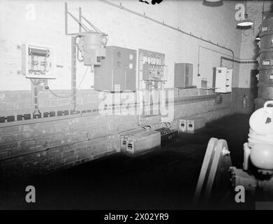 ROYAL NAVY INTERNAL COMBUSTION ENGINE SCHOOL. JULY 1945, HELLENSBURGH ...