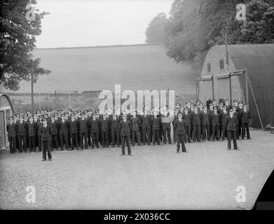 ROYAL NAVY INTERNAL COMBUSTION ENGINE SCHOOL. JULY 1945, HELLENSBURGH ...