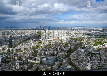 Paris, France. 09th Apr, 2024. © PHOTOPQR/OUEST FRANCE/Franck Dubray ; Paris ; 09/04/2024 ; Vue aerienne de la ville de Paris depuis la tour Montparnasse la Tour Eiffel (Photo Franck Dubray) - Aerial view of the city of Paris April 2024 Credit: MAXPPP/Alamy Live News Stock Photo