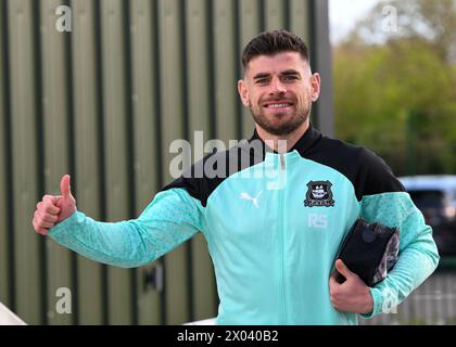 Joe Edwards of Plymouth Argyle arrives before the Sky Bet League One ...