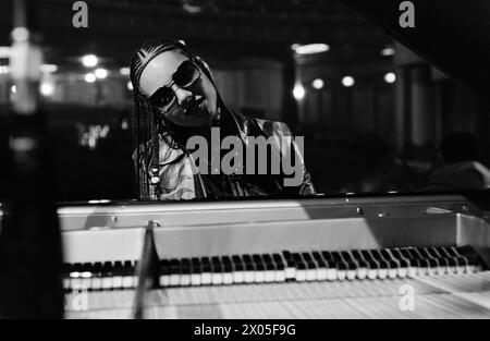 Credit Session Alicia Keys portrait session in 2001 Credit: Ross Pelton / MediaPunch ...