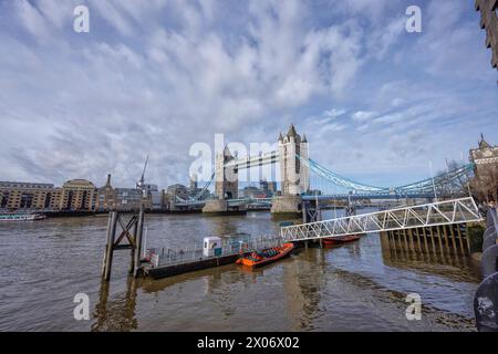 Landmark Tower Bridge linking City of London and Tower Hamlets to Southwark seen from Tower Bridge Quay, London. Architect: Horace Jones 1894 Stock Photo