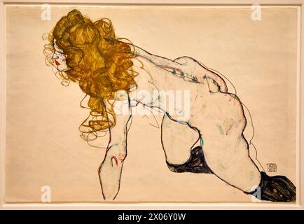 Egon Schiele, Kauernder weiblicher Akt mit blonden Haaren und aufgestütztem linken Arm, Femme aux cheveux blonds dénudée à genoux et appuyée sur le br Stock Photo