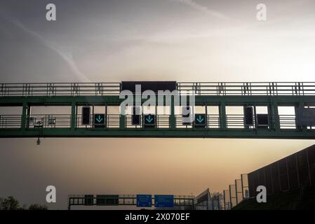 German Autobahn Signs - Grüne Pfeile, Green Arrow - Freie Fahrt Stock Photo