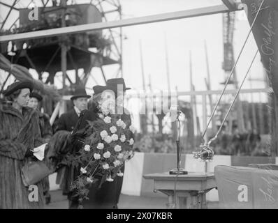 LAUNCH OF THE MAJESTIC. 28 FEBRUARY 1945, VICKERS-ARMSTRONG LTD, BARROW-IN-FURNESS. THE LAUNCH OF THE AIRCRAFT CARRIER HMS MAJESTIC BY LADY ANDERSON, WIFE OF THE RT HON SIR JOHN ANDERSON. - Lady Anderson on the launching platform Stock Photo