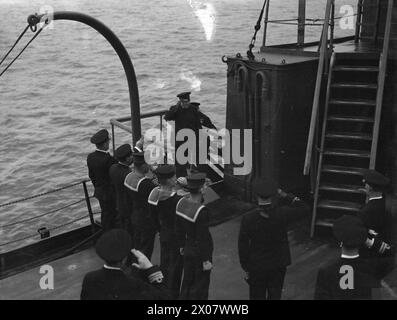FIRST LORD OF THE ADMIRALTY VISITS SUBMARINE DEPOT SHIP. 6 JULY 1942 ...